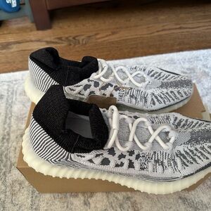 Adidas Yeezy 350 V2 CMPCT - Black and White Sneakers